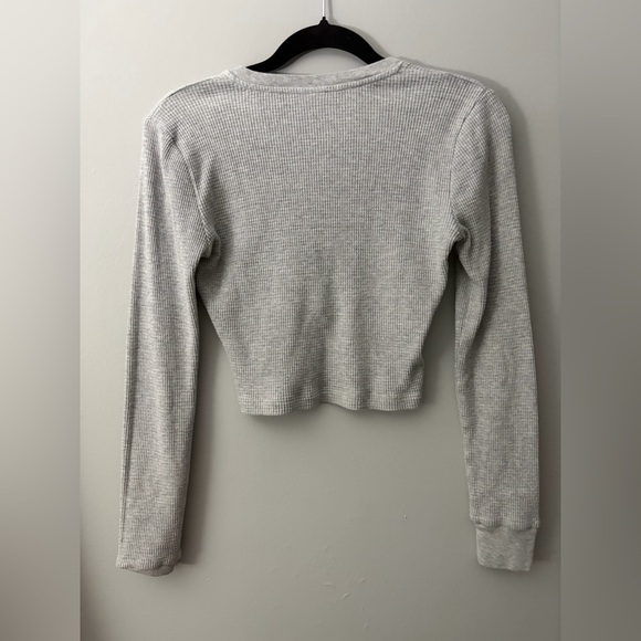 TNA Light Gray Ribbed Crop Top - Picture 4 of 5